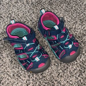 Keens size 6